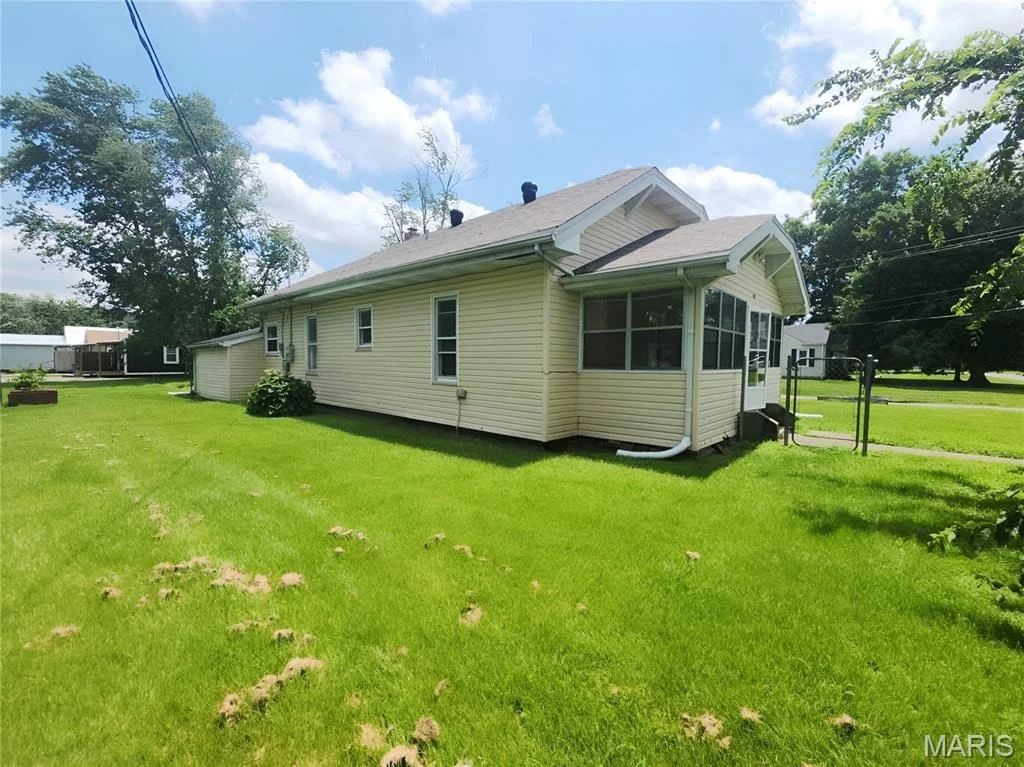 Photo of 302 N 3rd Street