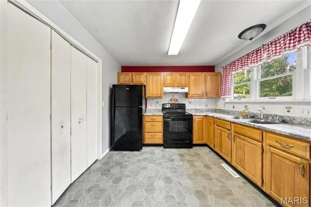 Photo of 300 Greentree Road