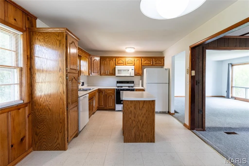Photo of 304 W 6th Street