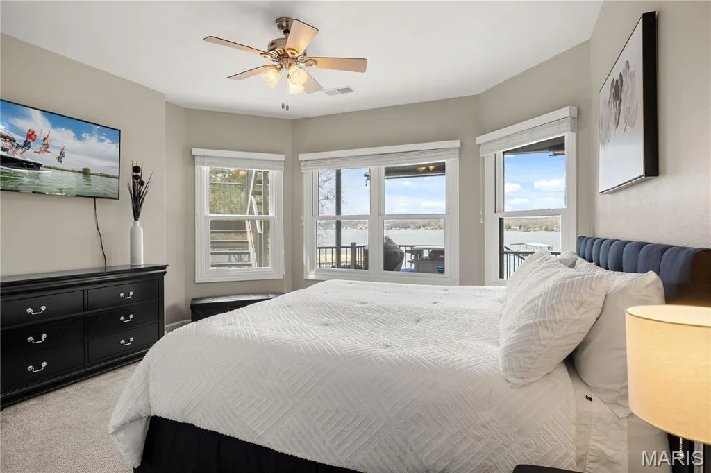 Photo of 18028 Bayview Lane