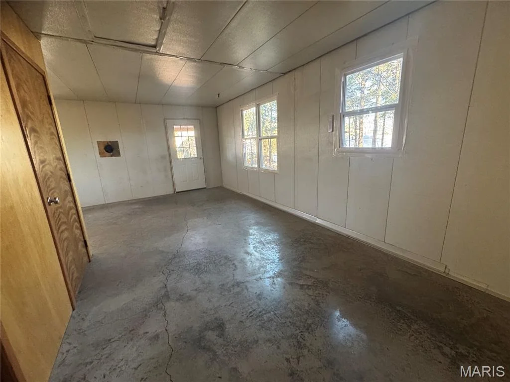 Photo of 42850 Maries Road 638