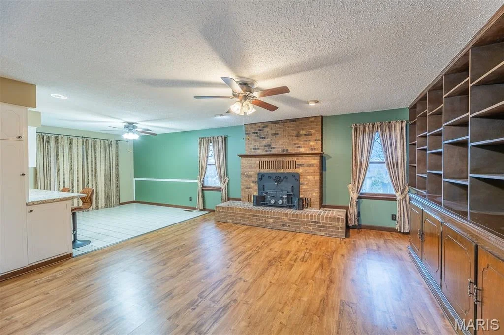 Photo of 2855 Lakeside Drive