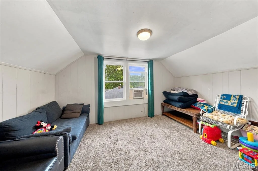 Photo of 109 N Oak Street