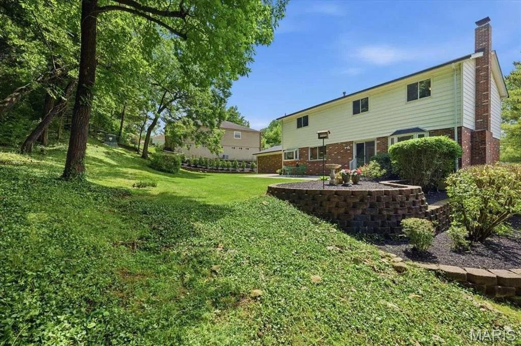 Photo of 2108 Cedaroyal Drive