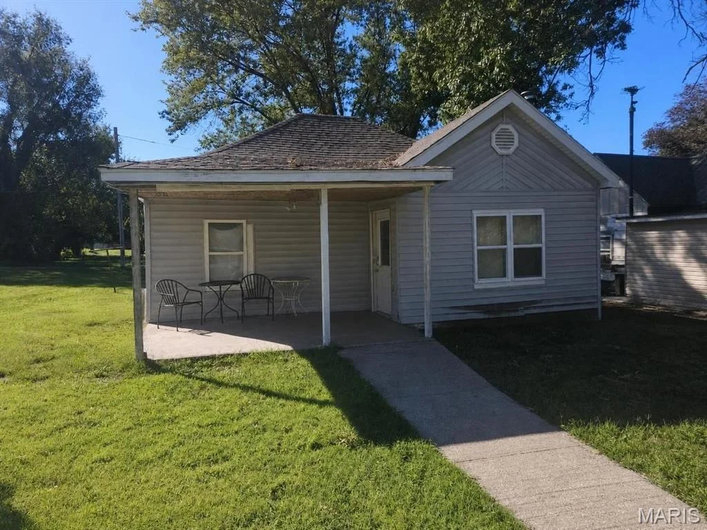 Photo of 417 N Engineer Ave