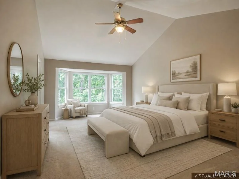 Photo of 10 MERAMEC BLUFFS Court
