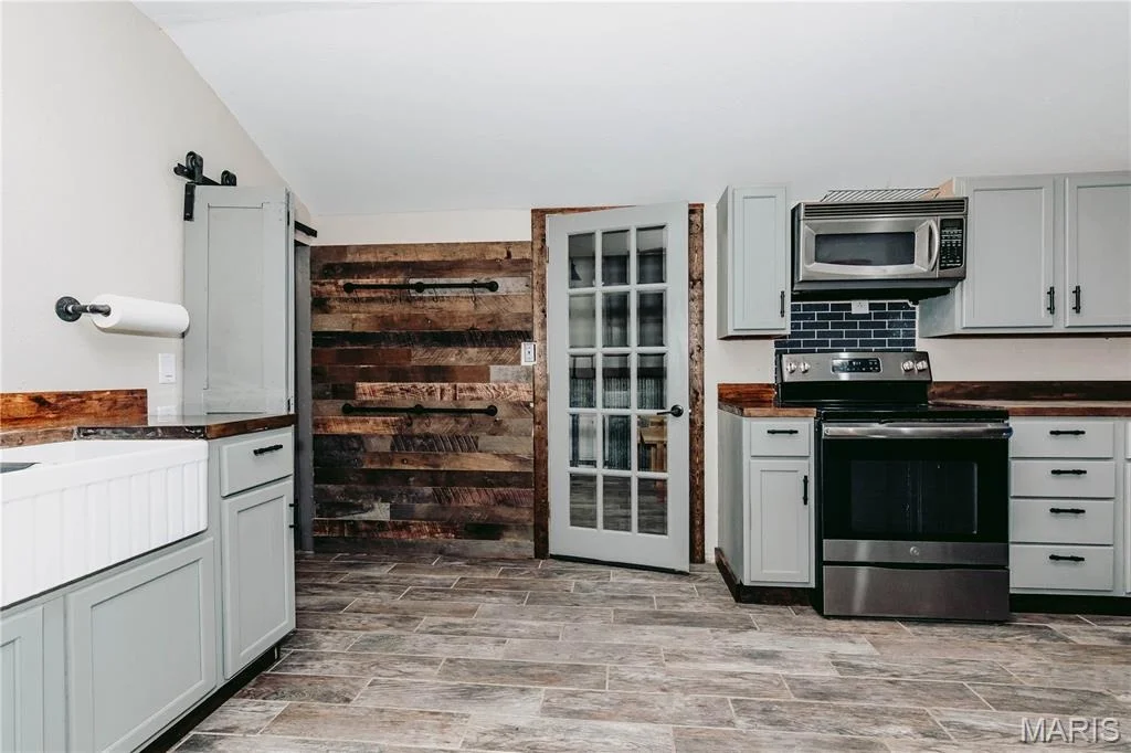 Photo of 40190 Dandelion Road