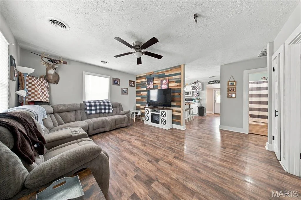 Photo of 100 N Pershing Avenue