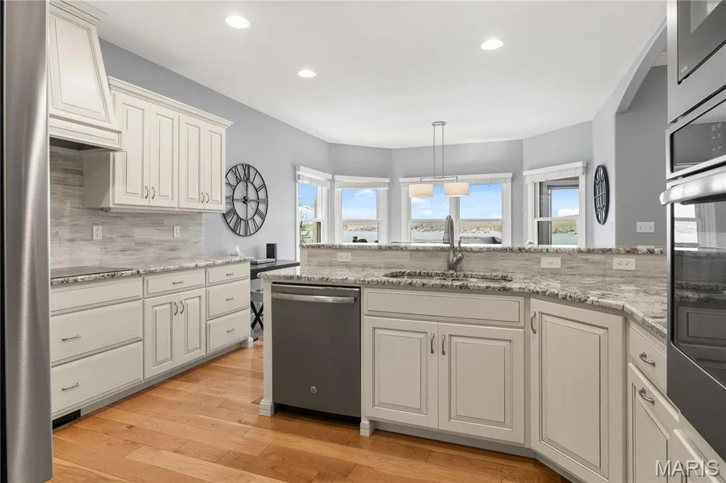 Photo of 18028 Bayview Lane
