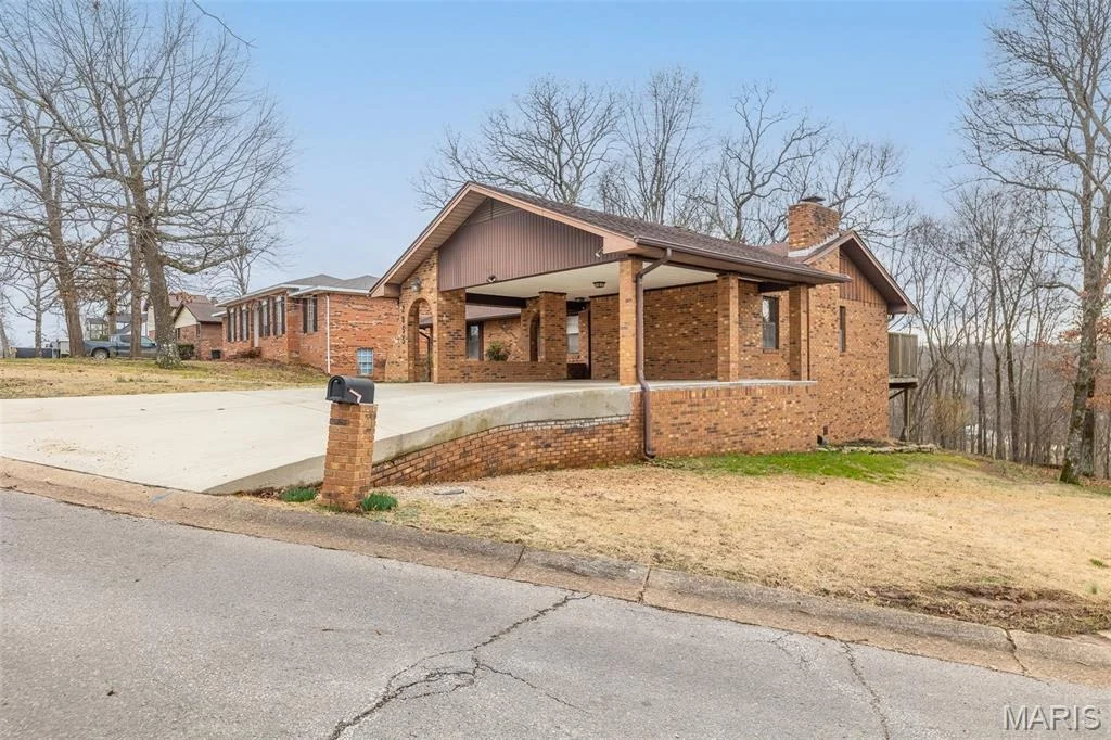 Photo of 2855 Lakeside Drive