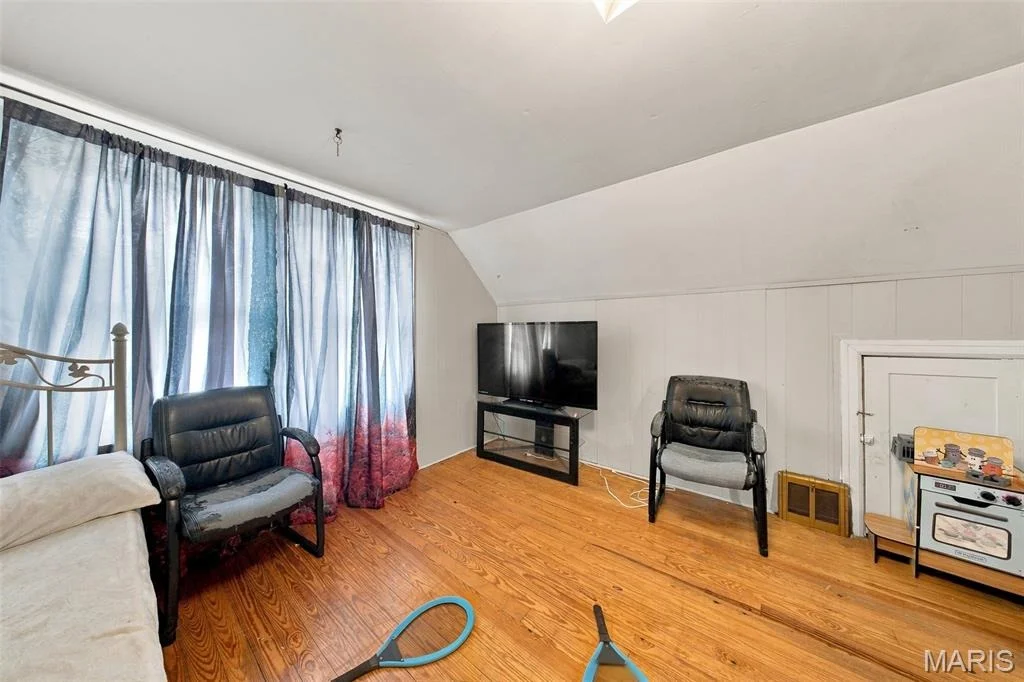 Photo of 109 N Oak Street