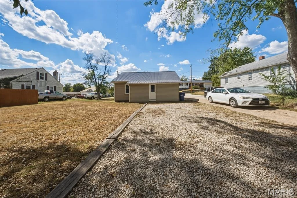 Photo of 100 N Pershing Avenue