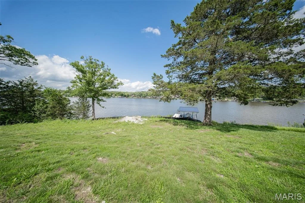 Photo of 2000 Lakeshore Drive