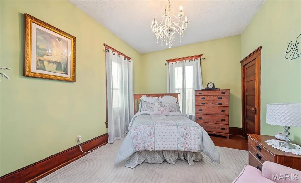 Photo of 104 W 3rd Street