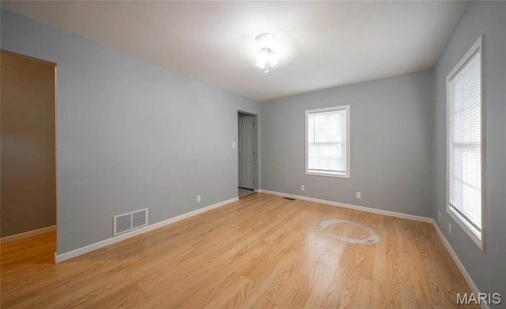 Photo of 906 E 6th Street