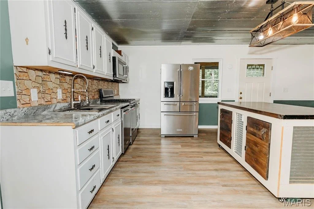 Photo of 21503 Highway 28 W