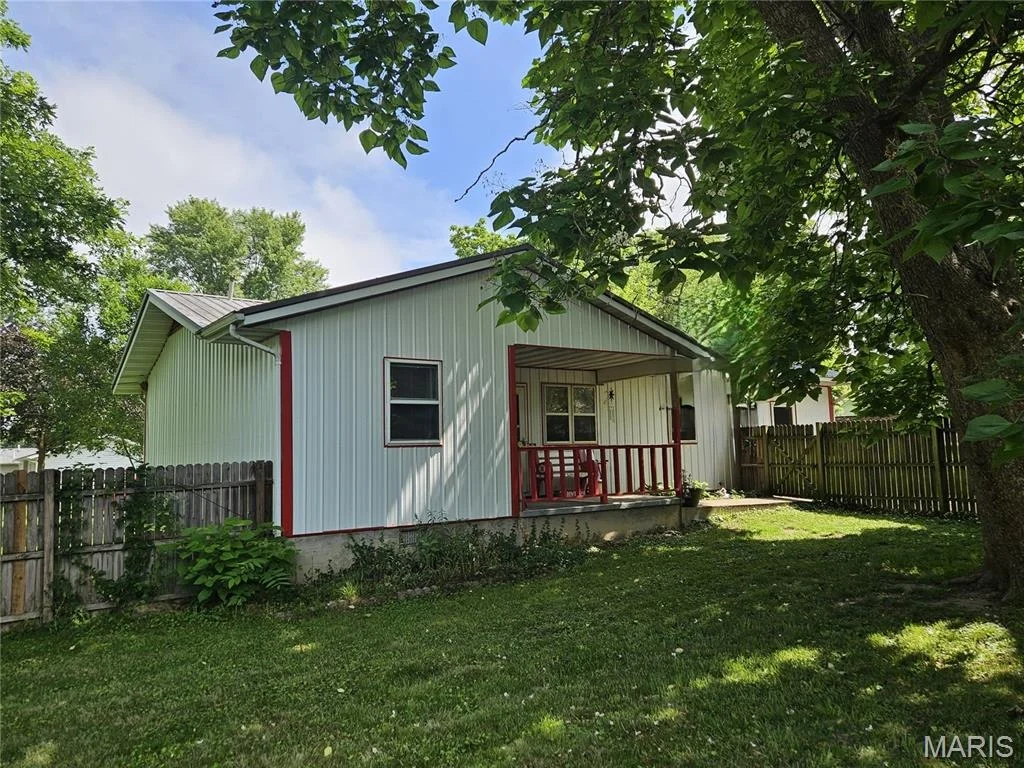 Photo of 904 W Third