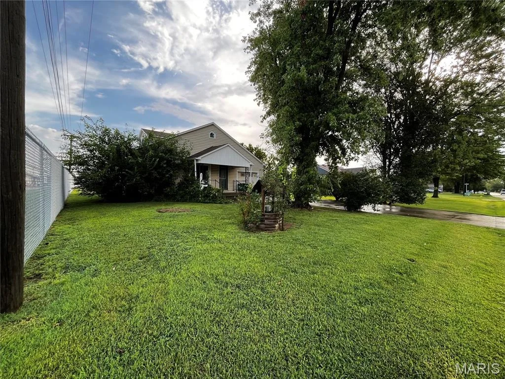 Photo of 802 Summit St