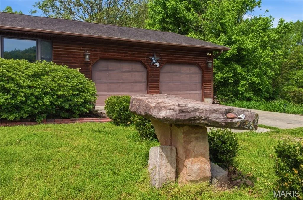 Photo of 11004 Western Road