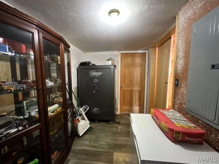 Photo of 107 E 2nd Street