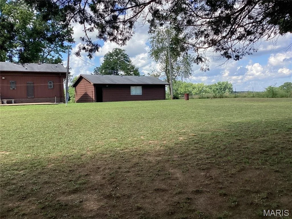 Photo of 1050 Luebbering Road