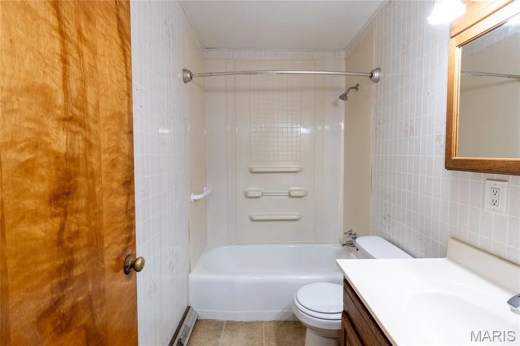 Photo of 304 W 6th Street