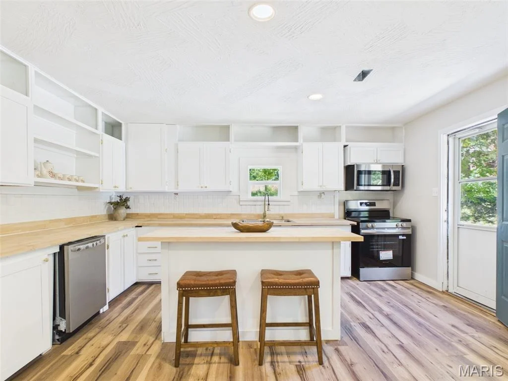 Photo of 21700 Highway Y