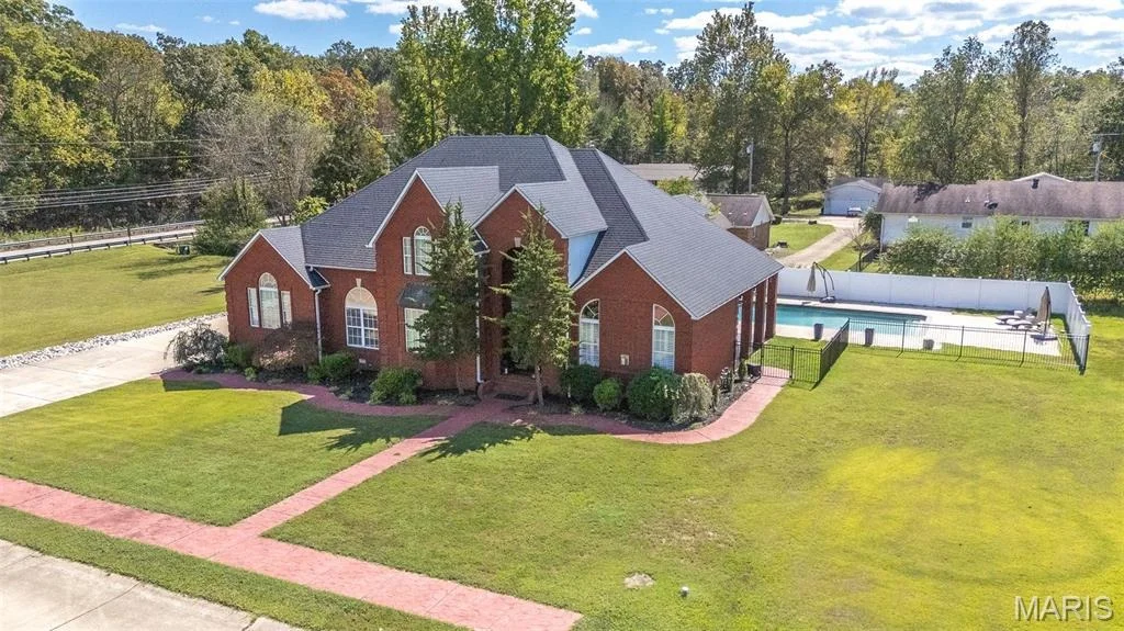Photo of 902 Paradise Lane