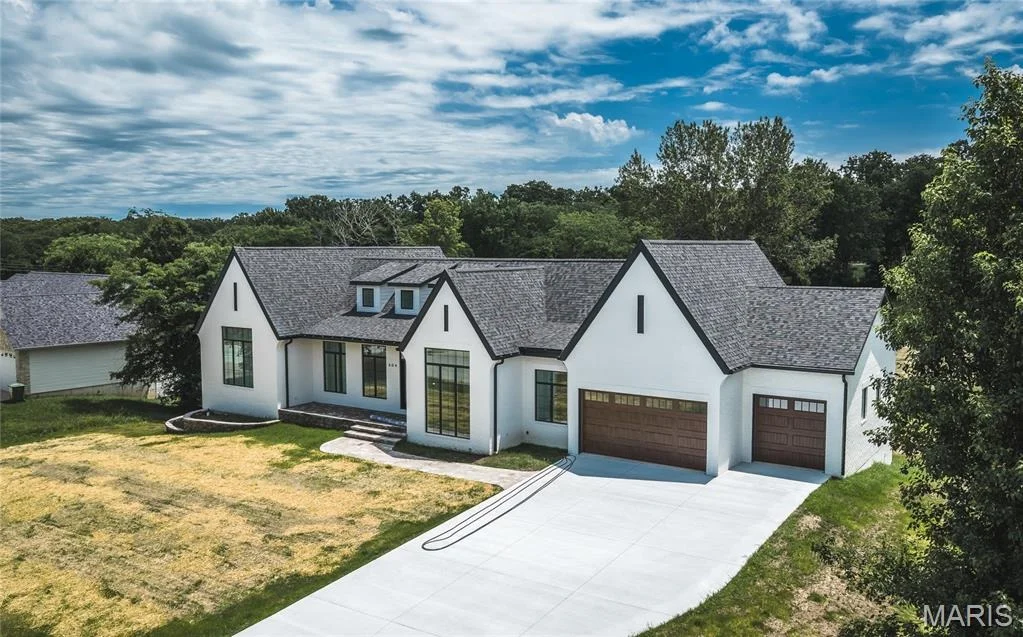 Photo of 604 Winchester Drive