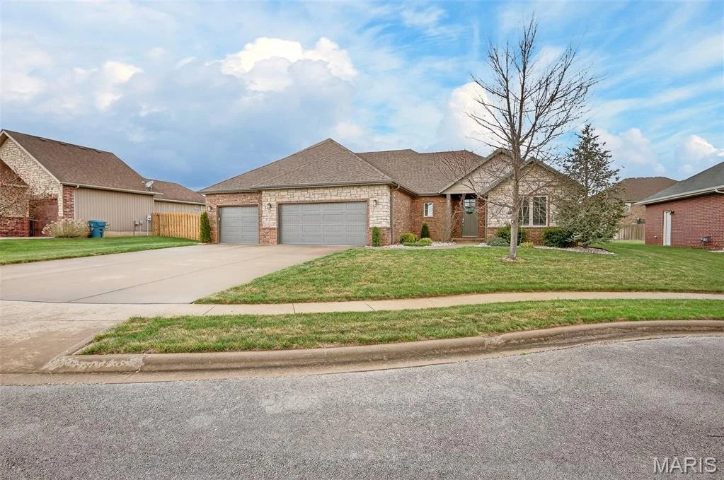 Photo of 853 E Apollo Ct