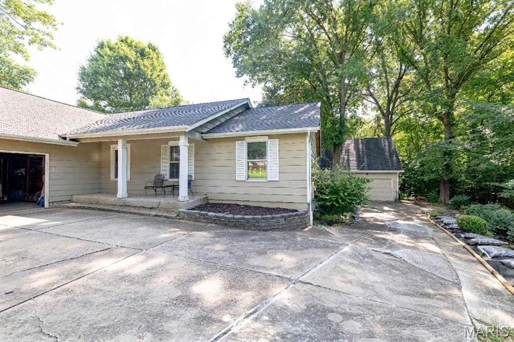 Photo of 6 Deer Creek Drive