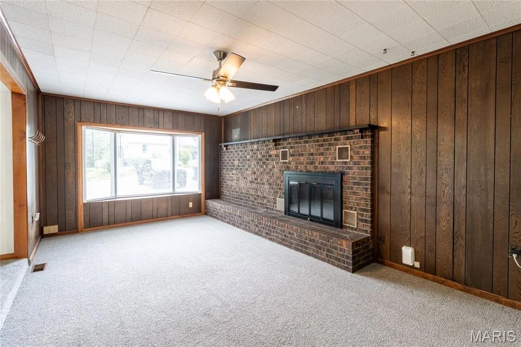 Photo of 304 W 6th Street