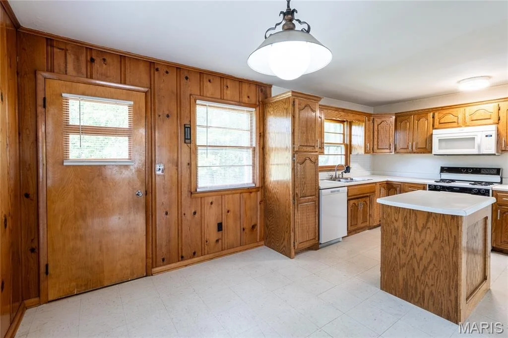 Photo of 304 W 6th Street