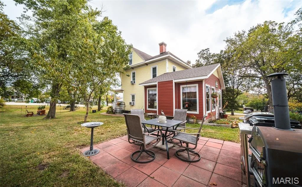 Photo of 104 W 3rd Street