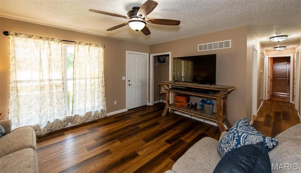Photo of 1231 Deer Run Drive Drive
