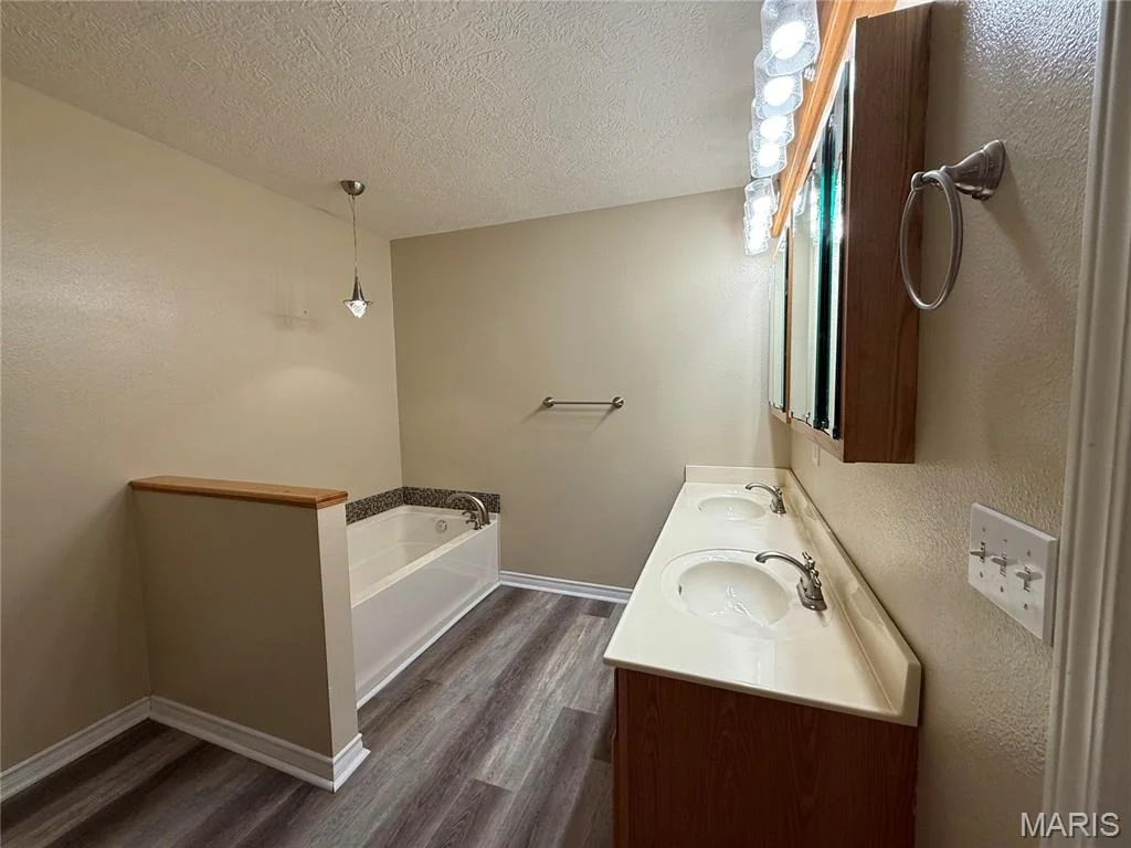 Photo of 7584 Private Road 2453