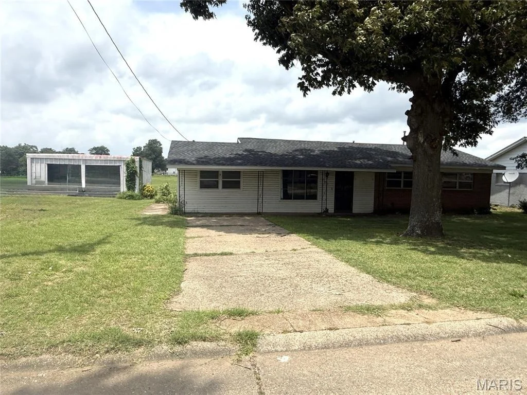 Photo of 701 Michael Street