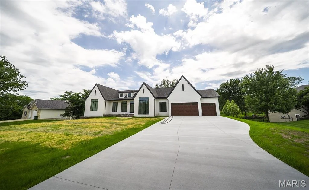 Photo of 604 Winchester Drive