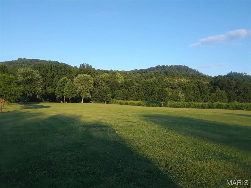 Photo of 17904 Cliff Road