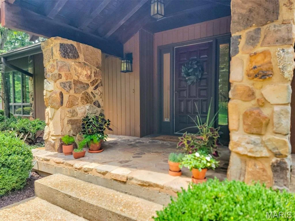 Photo of 511 E Christy Drive