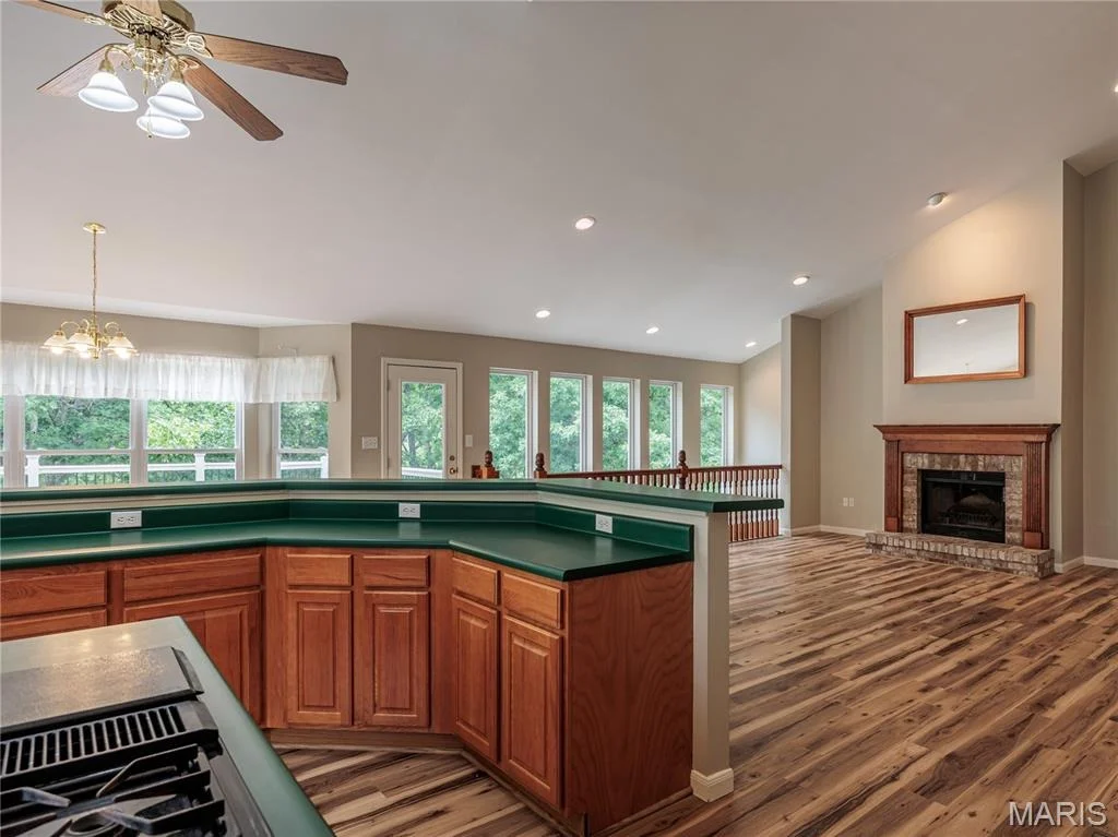 Photo of 10 MERAMEC BLUFFS Court