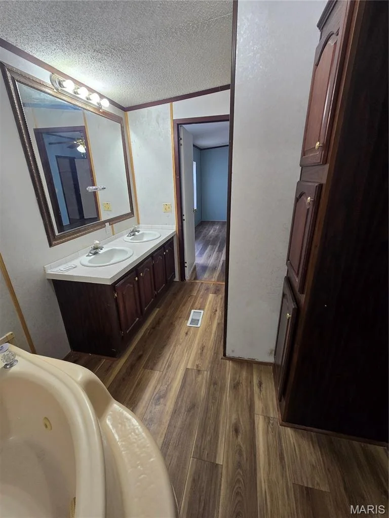 Photo of 7813 County Road 3850