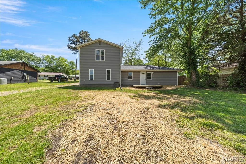 Photo of 1303 E Grand Avenue