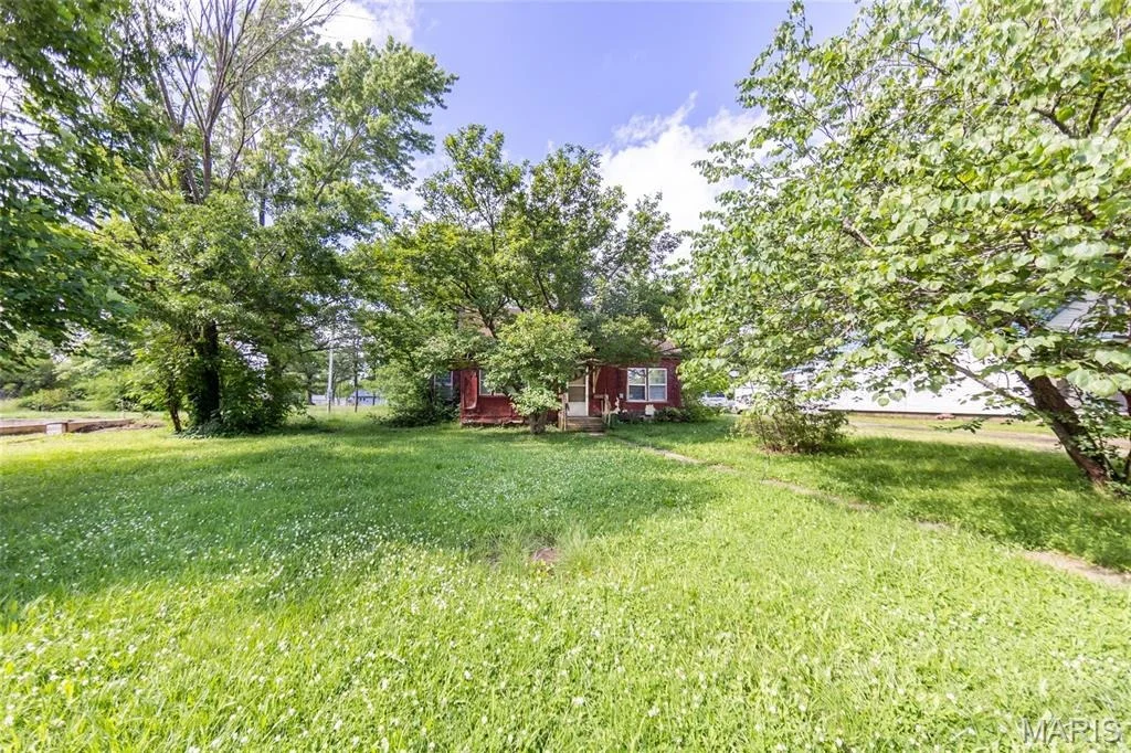 Photo of 129 Maple Avenue