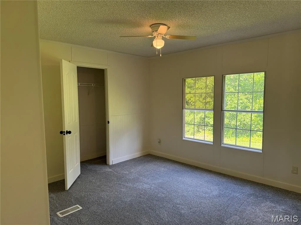 Photo of 18233 Loyalty Lane