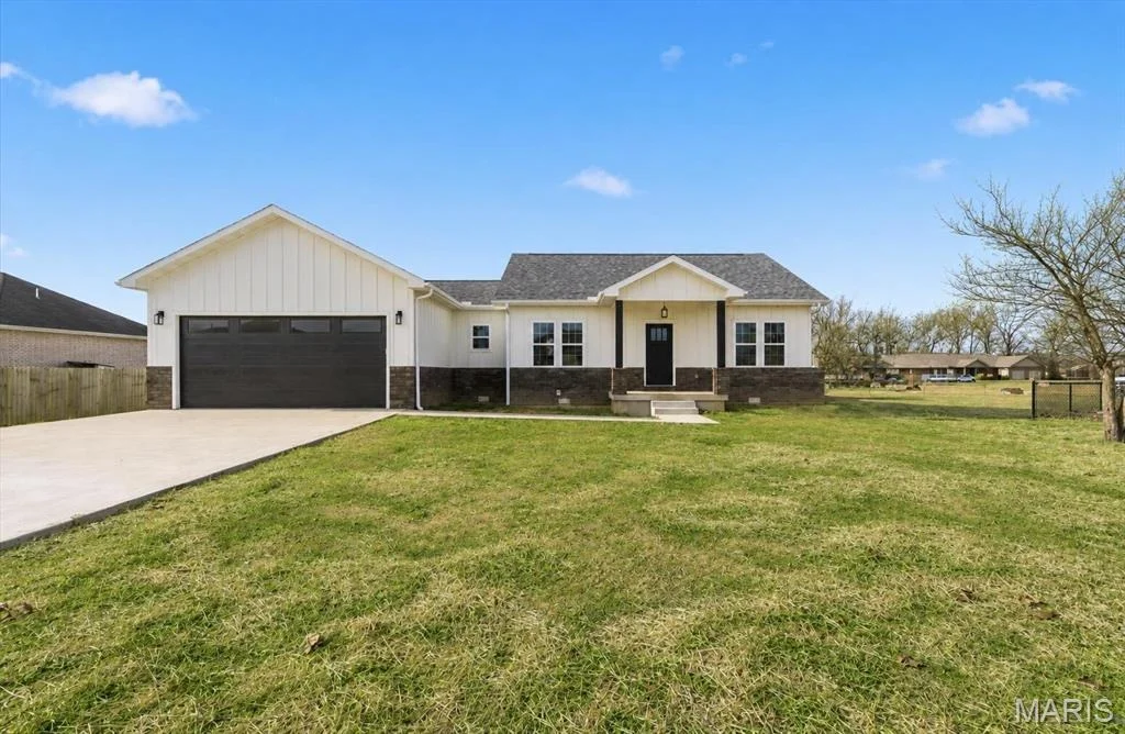 Photo of 2707 M- Mayfield Drive