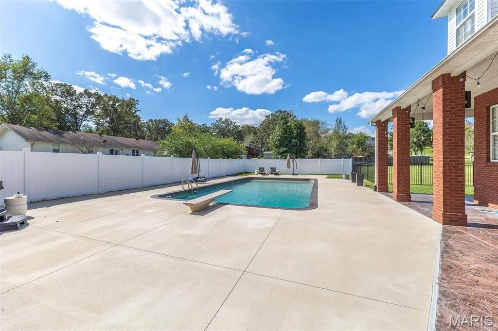 Photo of 902 Paradise Lane