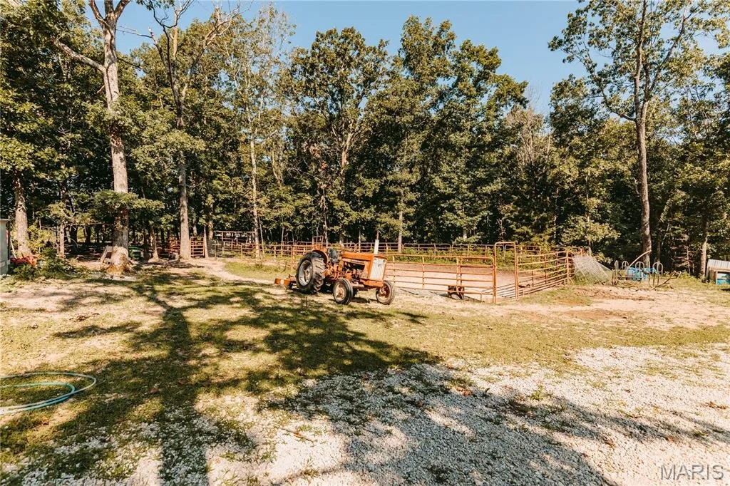 Photo of 21503 Highway 28 W