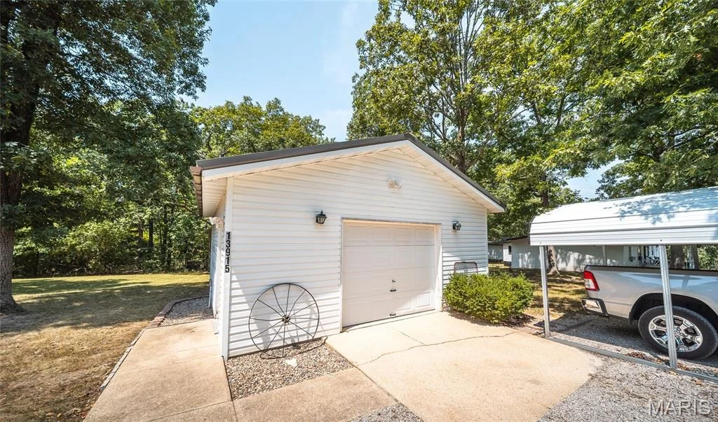 Photo of 13915 Maple Lane