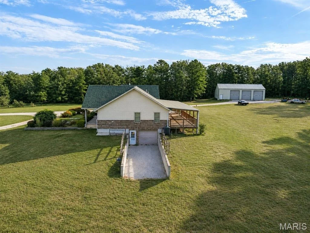 Photo of 19056 Country Road 427